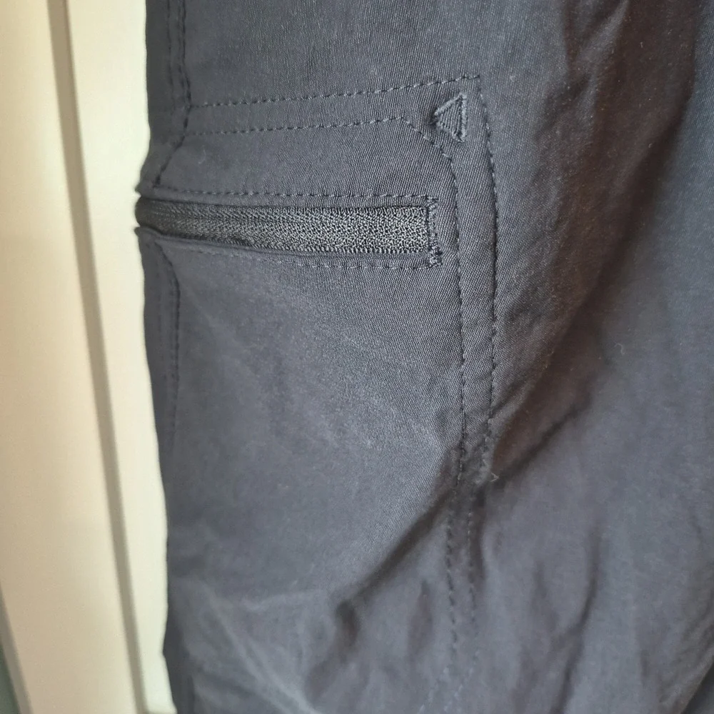 Eddie Bauer Cropped Hiking Pants Womens Size 12 Ruched Legs Black - Picture 5 of 12